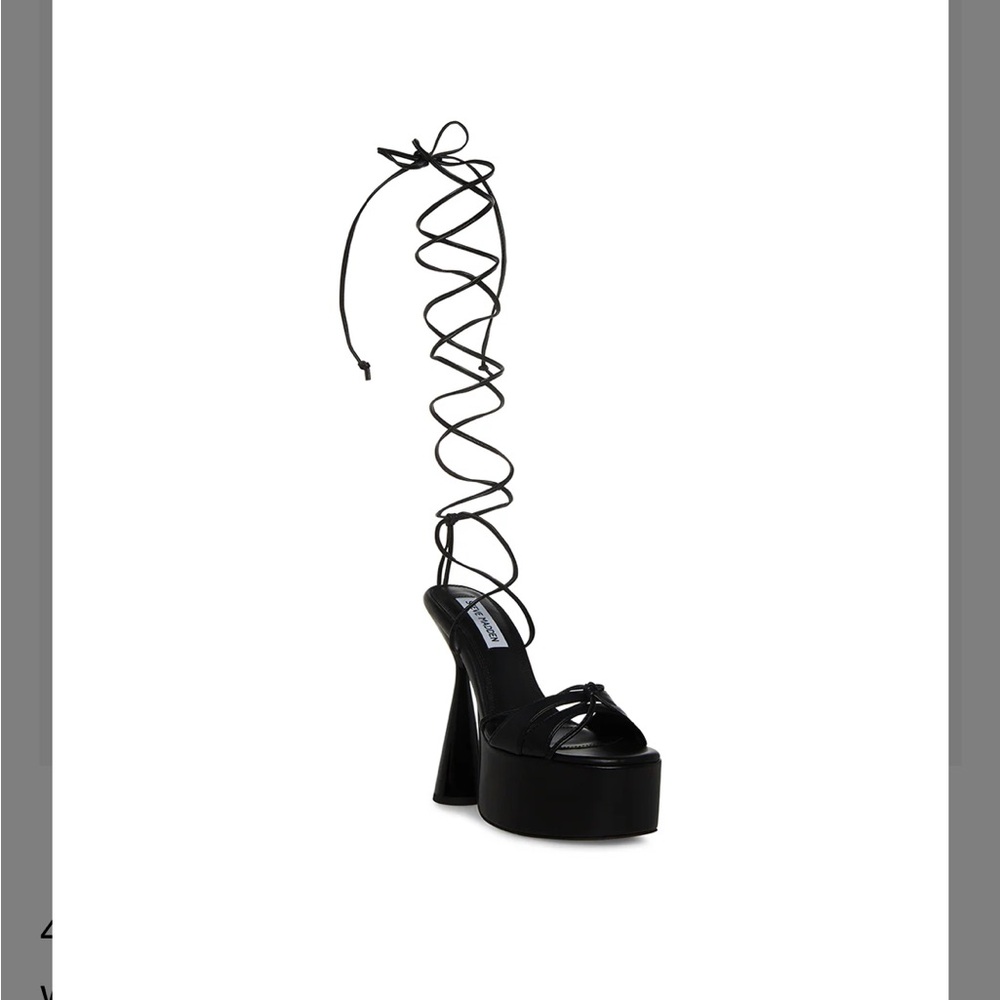 NWT Steve Madden Yasmyn Platform Lace Up Heels